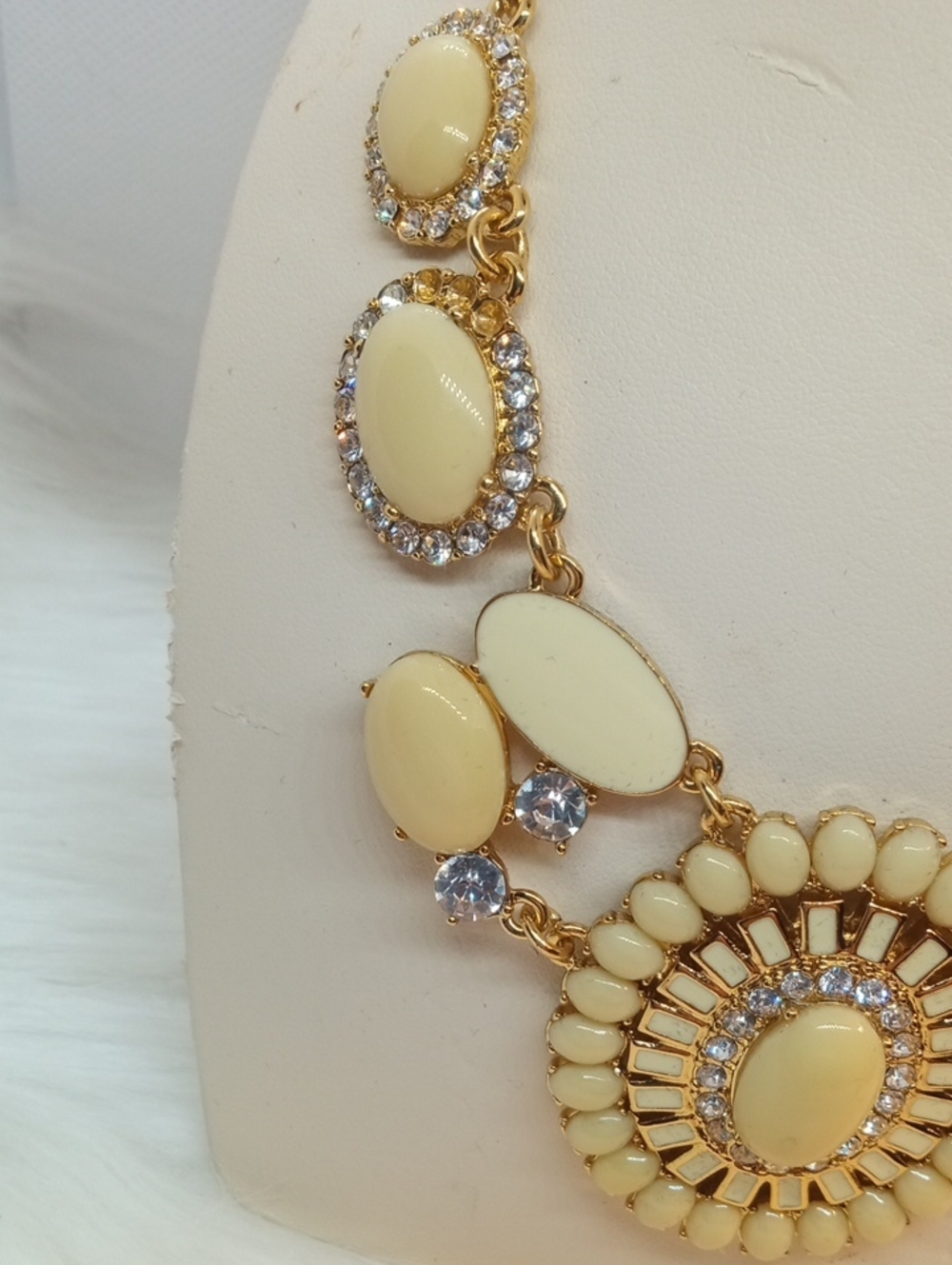 KATE SPADE CAPRI GARDEN STATEMENT NECKLACE - Picture 4 of 12